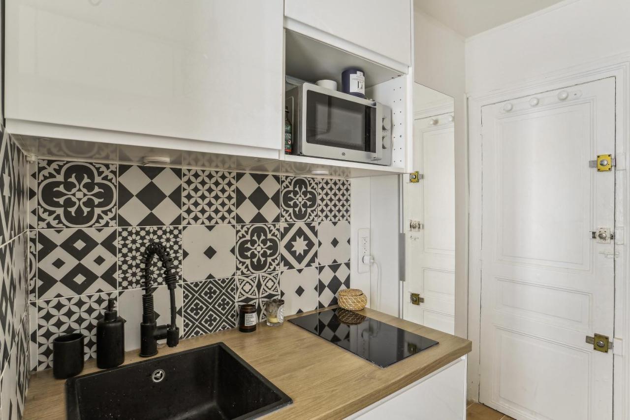 Small Comfortable Studio Near Eiffel Tower Paris Ngoại thất bức ảnh